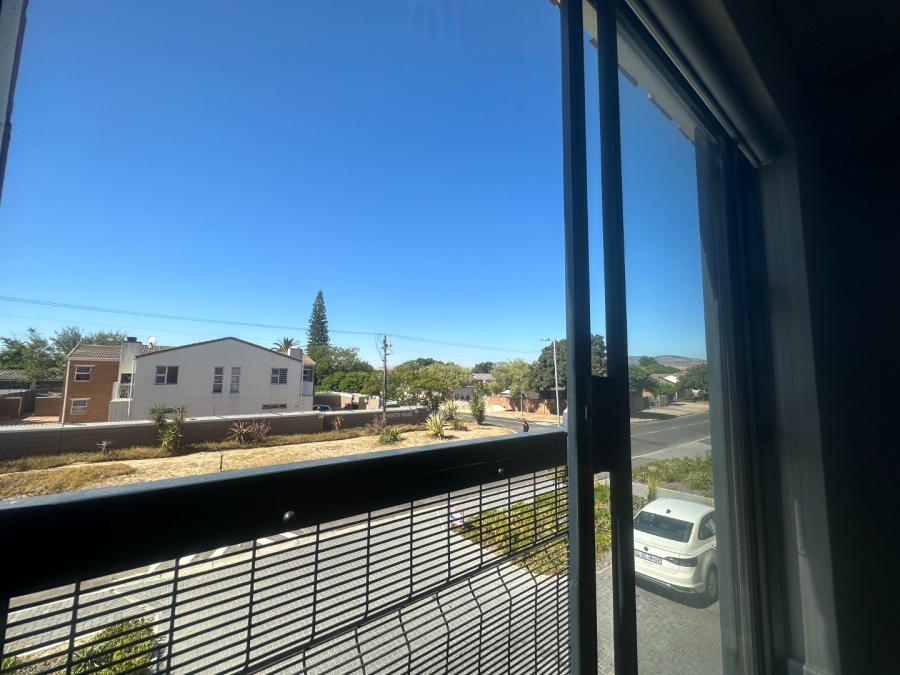 To Let 1 Bedroom Property for Rent in Table View Western Cape